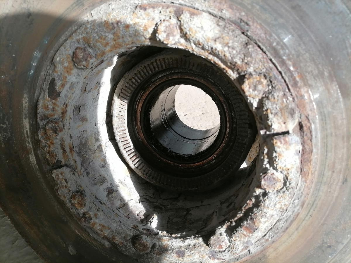 Volvo Volvo truck with wheel hub 85107753 - Cubo para Camión: foto 5 Volvo Volvo truck with wheel hub 85107753 - Cubo para Camión: foto 5