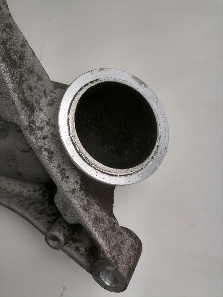 Volvo intercooler pipe 21808309 - Intercooler para Camión: foto 3 Volvo intercooler pipe 21808309 - Intercooler para Camión: foto 3