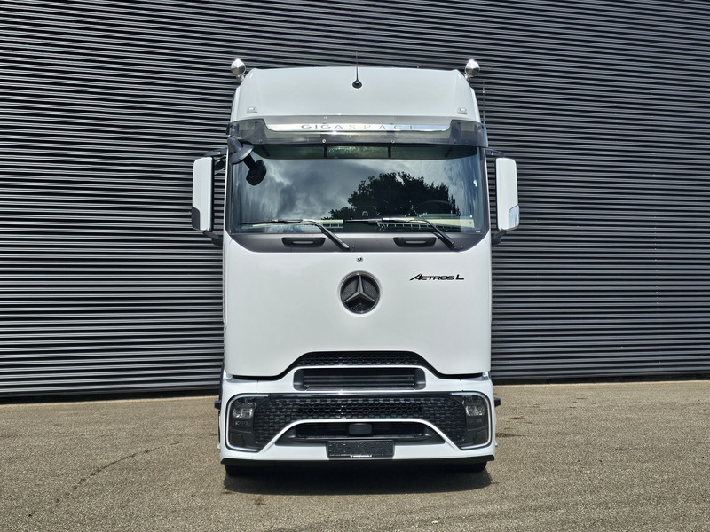 Mercedes-Benz ACTROS 2548 / GIGASPACE / 6X2/4 / !! NEW !! / PTO - Cabeza tractora: foto 4 Mercedes-Benz ACTROS 2548 / GIGASPACE / 6X2/4 / !! NEW !! / PTO - Cabeza tractora: foto 4