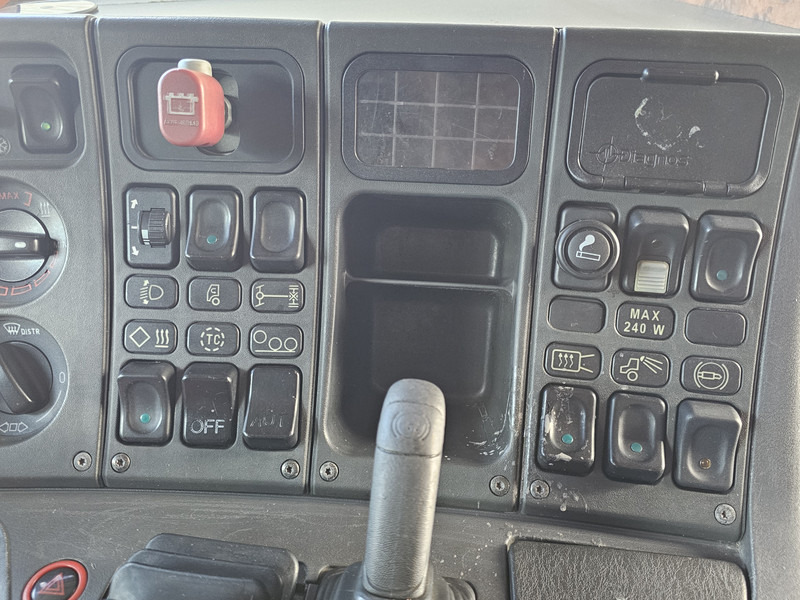 Leasing de Scania R164.580 V8 / MANUAL / RETARDER / TOPLINE Scania R164.580 V8 / MANUAL / RETARDER / TOPLINE: foto 13 Leasing de Scania R164.580 V8 / MANUAL / RETARDER / TOPLINE Scania R164.580 V8 / MANUAL / RETARDER / TOPLINE: foto 13