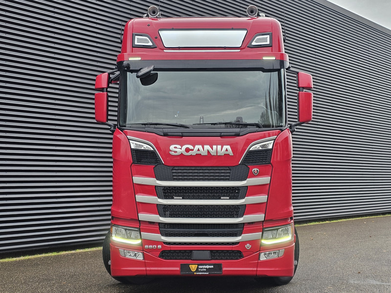 Scania S660 V8 6x2/4 / RETARDER / HYDRAULIC / FULL AIR - Cabeza tractora: foto 5 Scania S660 V8 6x2/4 / RETARDER / HYDRAULIC / FULL AIR - Cabeza tractora: foto 5