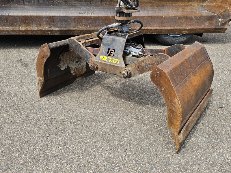 DAF TATRA T158/II 6X6 / HMF Z CRANE + 2 SIDE TIPPER - Camión volquete, Camión grúa: foto 5 DAF TATRA T158/II 6X6 / HMF Z CRANE + 2 SIDE TIPPER - Camión volquete, Camión grúa: foto 5