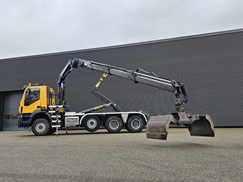 Iveco TRAKKER 380 8X6 / EURO 6 / CRANE + HOOKLIFT - Camión multibasculante, Camión grúa: foto 4 Iveco TRAKKER 380 8X6 / EURO 6 / CRANE + HOOKLIFT - Camión multibasculante, Camión grúa: foto 4