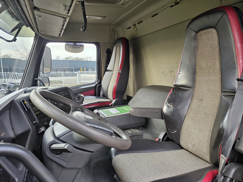 Camión multibasculante, Camión grúa Volvo FM 460 8x6 / PALFINGER EPSILON / HOOKLIFT: foto 13 Camión multibasculante, Camión grúa Volvo FM 460 8x6 / PALFINGER EPSILON / HOOKLIFT: foto 13