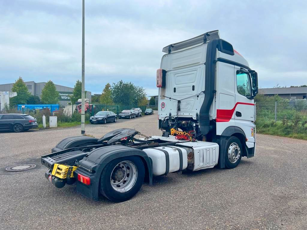 Mercedes-Benz 1842 4X2 mit Höhenverstellbarer Sattelkuppung Mercedes-Benz 1842 4X2 mit Höhenverstellbarer Sattelkuppung - Cabeza tractora: foto 2 Mercedes-Benz 1842 4X2 mit Höhenverstellbarer Sattelkuppung Mercedes-Benz 1842 4X2 mit Höhenverstellbarer Sattelkuppung - Cabeza tractora: foto 2