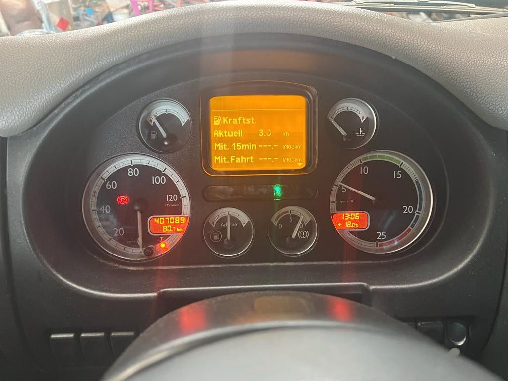 DAF CF 85.460 6X2 VDL Absetzer Top Zustand Retarder DAF CF 85.460 6X2 VDL Absetzer Top Zustand Retarder - Camión portacontenedor de cadenas: foto 2 DAF CF 85.460 6X2 VDL Absetzer Top Zustand Retarder DAF CF 85.460 6X2 VDL Absetzer Top Zustand Retarder - Camión portacontenedor de cadenas: foto 2