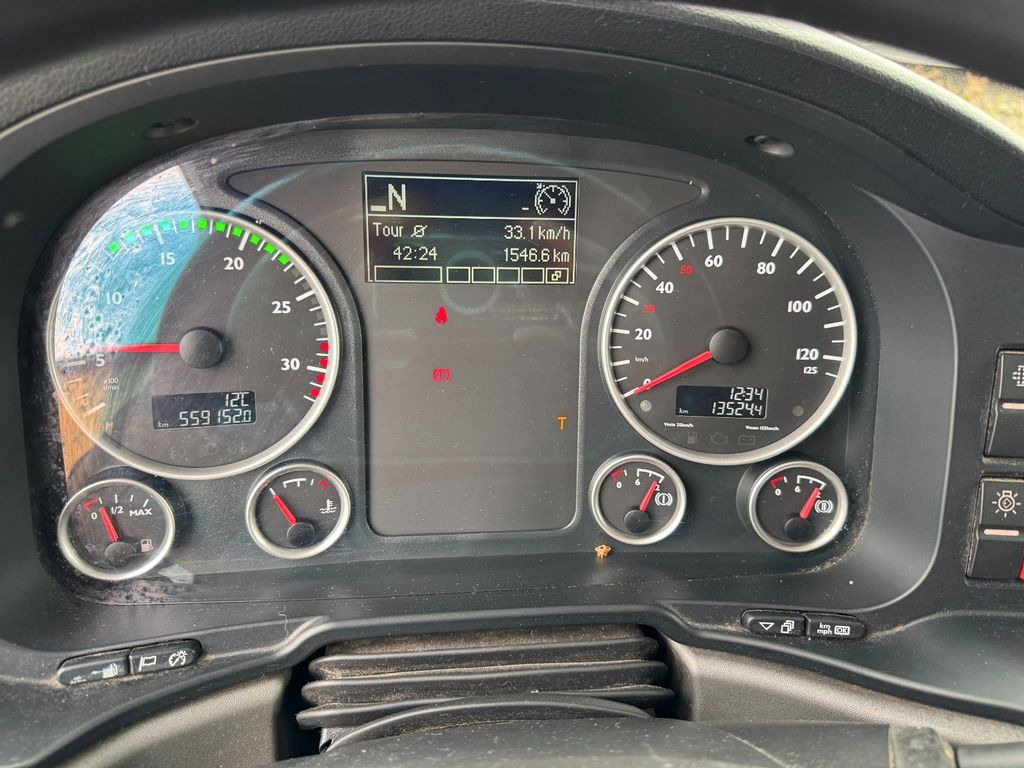 MAN 12.250 4X2 Koffer LBW Klima Diff.Sperre AHK MAN 12.250 4X2 Koffer LBW Klima Diff.Sperre AHK - Camión caja cerrada: foto 4 MAN 12.250 4X2 Koffer LBW Klima Diff.Sperre AHK MAN 12.250 4X2 Koffer LBW Klima Diff.Sperre AHK - Camión caja cerrada: foto 4