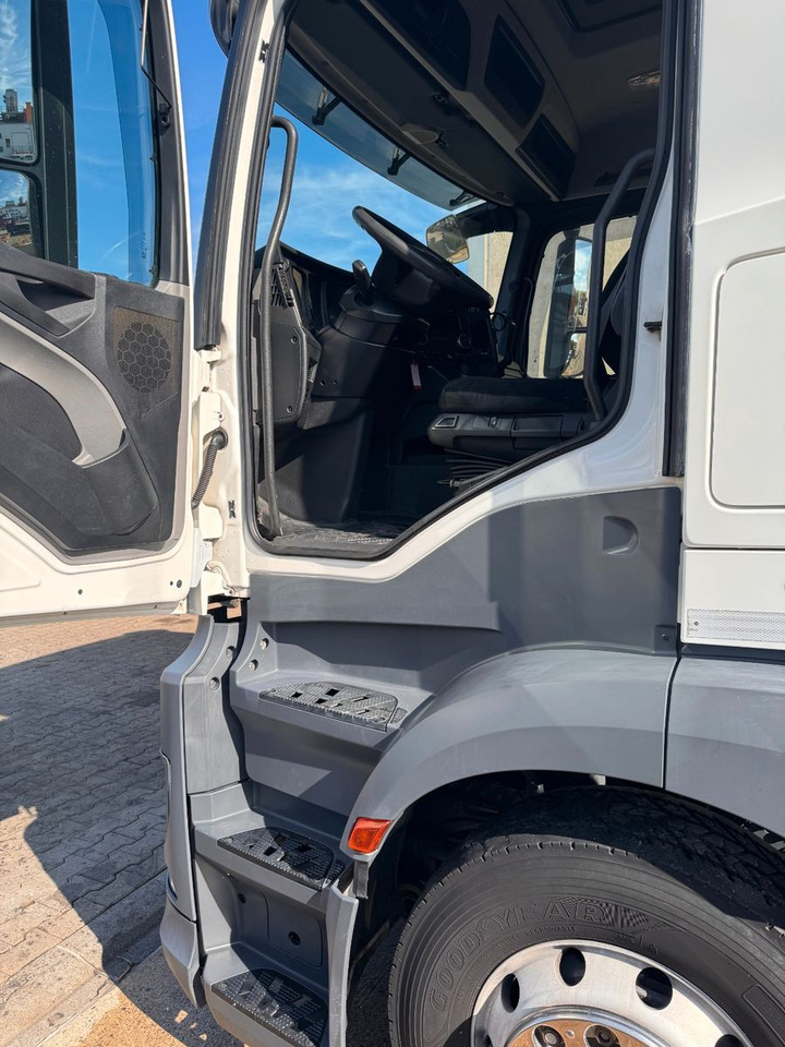 Mercedes-Benz 2536 6X2 ADR & kipphydraulik für Gastank - Camión cisterna: foto 5 Mercedes-Benz 2536 6X2 ADR & kipphydraulik für Gastank - Camión cisterna: foto 5