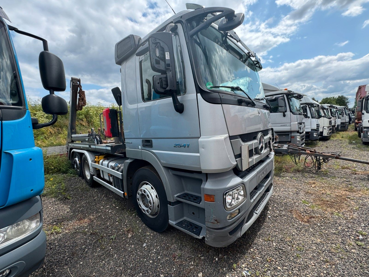 Mercedes-Benz 2541 6X2 Retarder VDL Absetzer guter Zustand - Camión volquete: foto 1 Mercedes-Benz 2541 6X2 Retarder VDL Absetzer guter Zustand - Camión volquete: foto 1