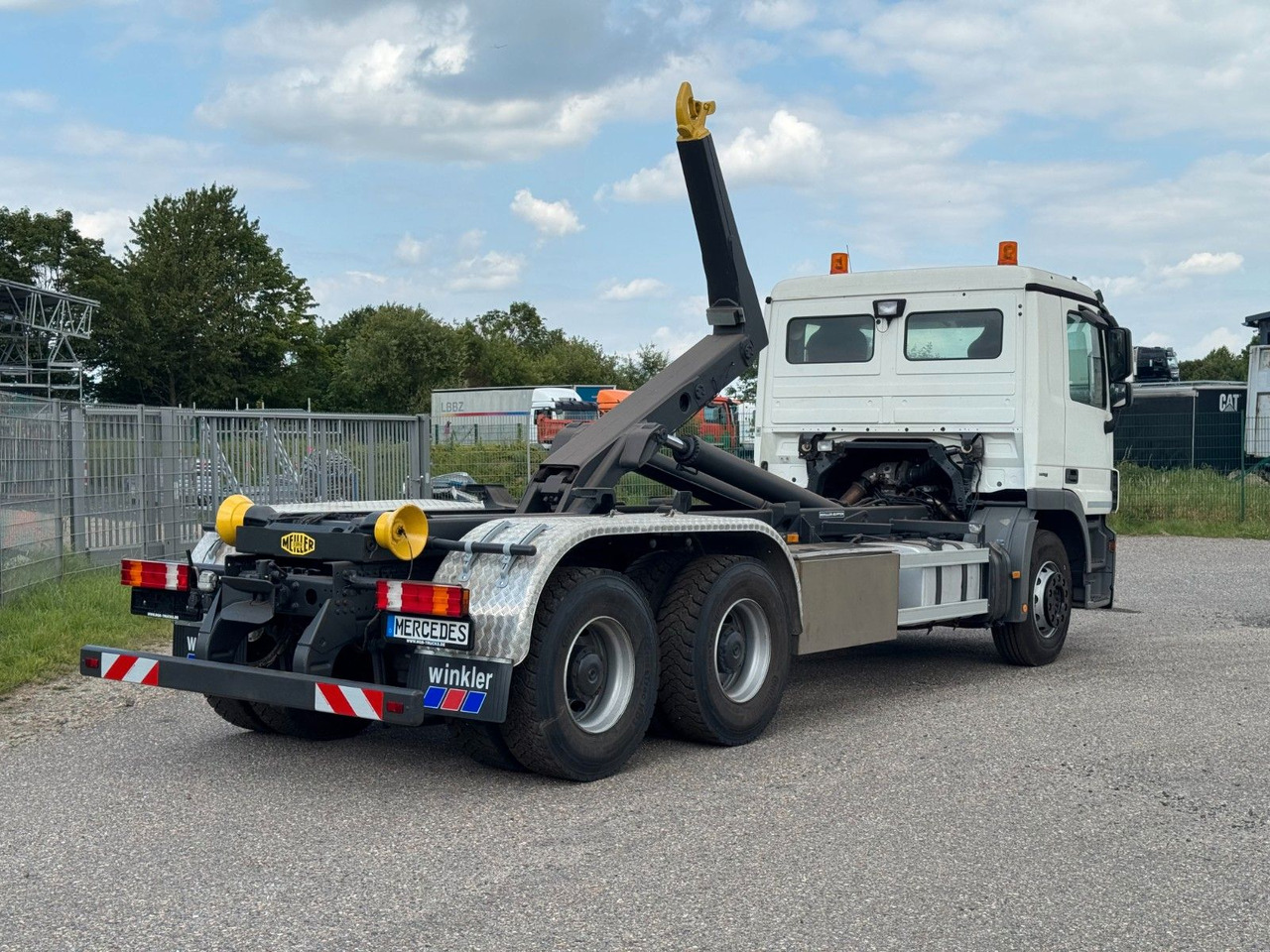 Mercedes-Benz 2641 6X4 Retarder Meiller mit Funk Top Zust - Camión multibasculante: foto 5 Mercedes-Benz 2641 6X4 Retarder Meiller mit Funk Top Zust - Camión multibasculante: foto 5