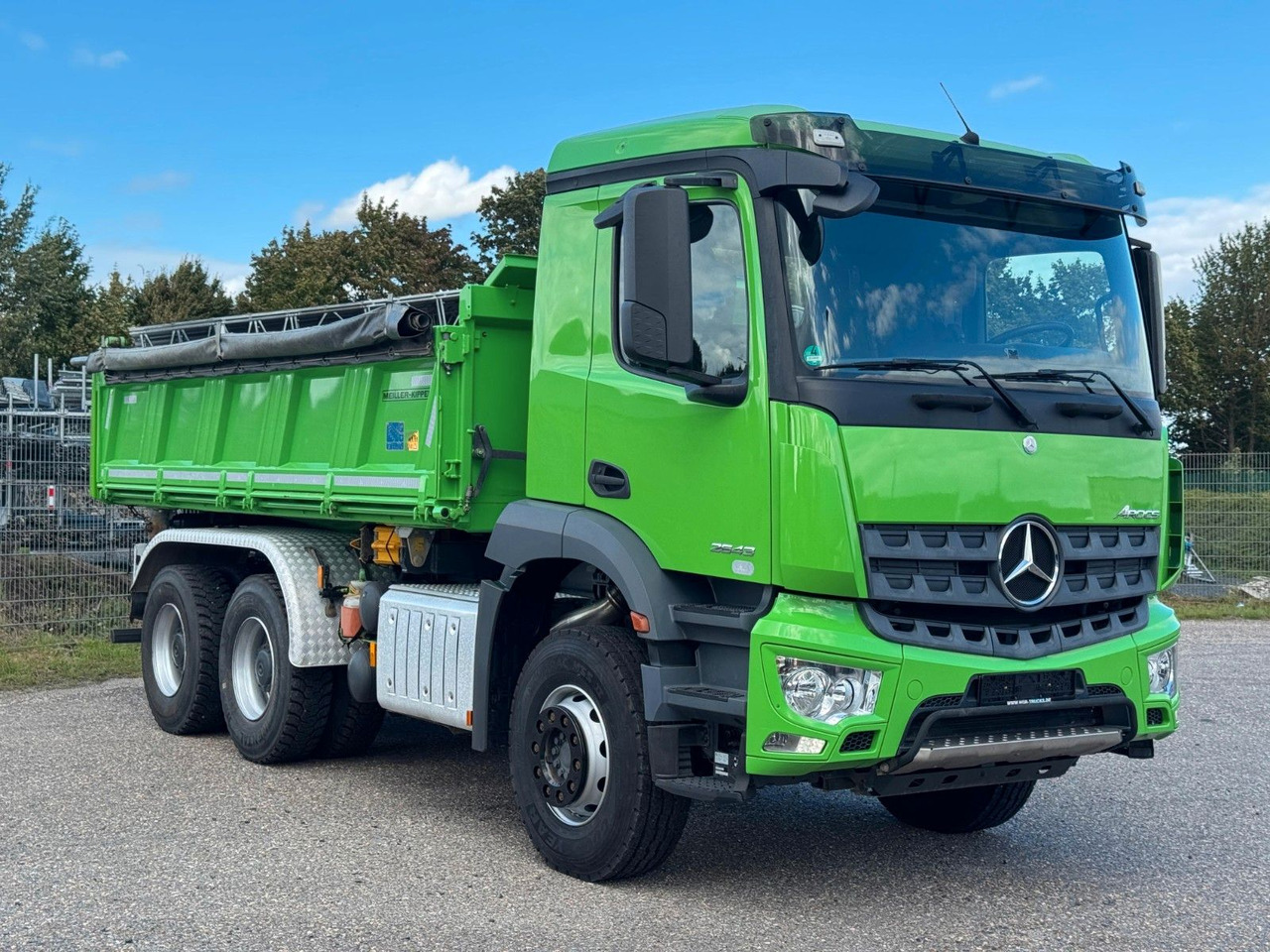 Mercedes-Benz 2643 6X4 Meiller 3 S. Bordmatik Top Zustand - Camión volquete: foto 5 Mercedes-Benz 2643 6X4 Meiller 3 S. Bordmatik Top Zustand - Camión volquete: foto 5