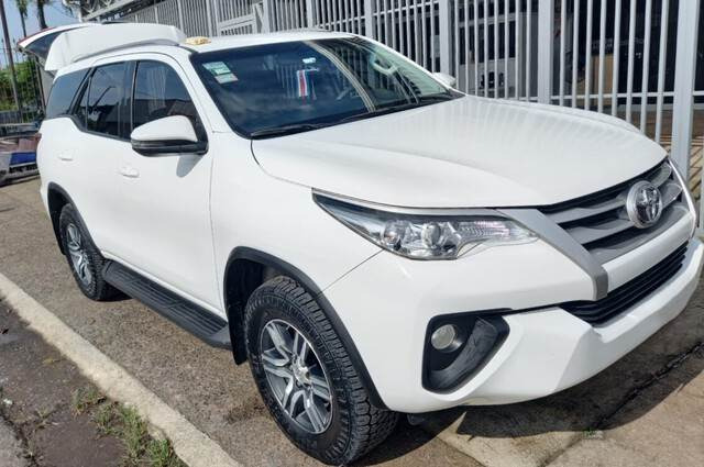 Toyota Fortuner - Coche: foto 4 Toyota Fortuner - Coche: foto 4