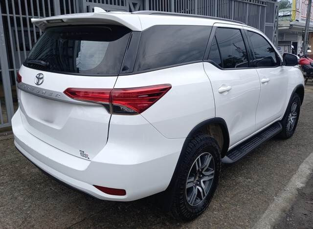 Toyota Fortuner - Coche: foto 3 Toyota Fortuner - Coche: foto 3