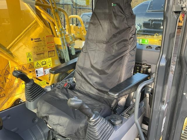 Excavadora de cadenas Komatsu HB365LC-3E0: foto 10