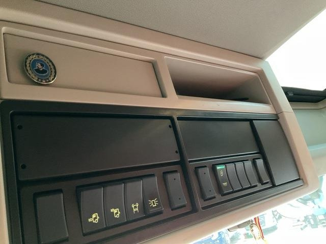 Barredora vial Volvo FH460: foto 17 Barredora vial Volvo FH460: foto 17