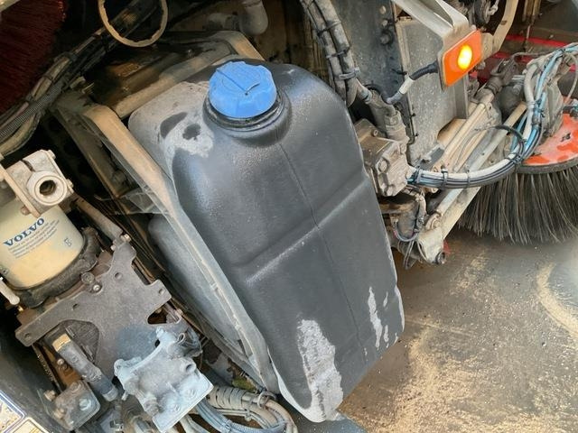 Barredora vial Volvo FH460: foto 12 Barredora vial Volvo FH460: foto 12