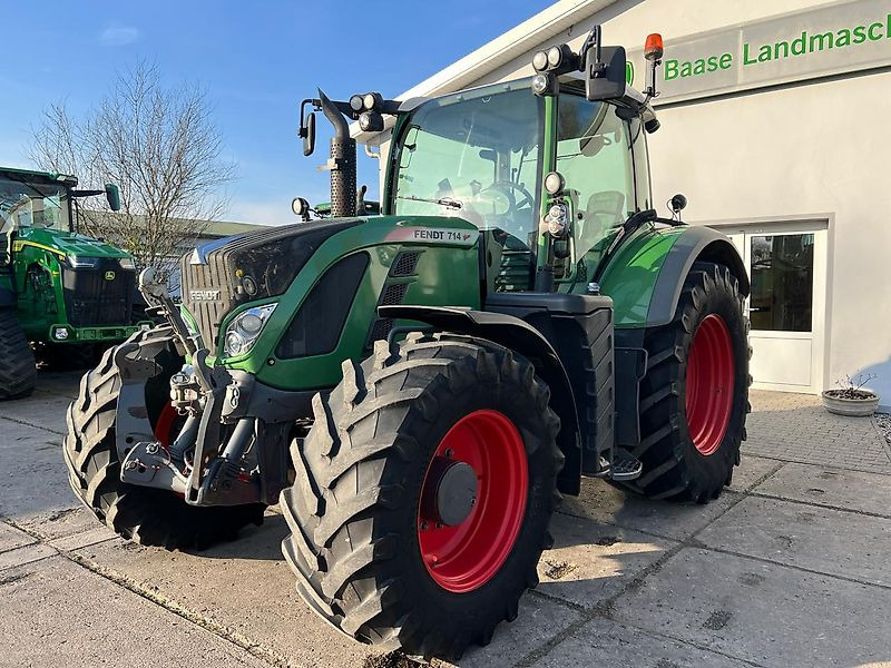 Fendt 714 Vario ProfiPlus - Tractor: foto 2 Fendt 714 Vario ProfiPlus - Tractor: foto 2