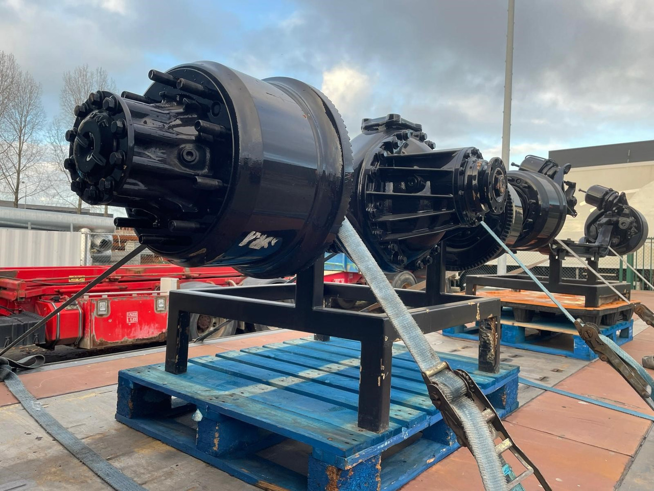 DAF vooras + achteras aandrijfas voor DAF 85/95 vrachtwagen - Eje y piezas para Camión: foto 2 DAF vooras + achteras aandrijfas voor DAF 85/95 vrachtwagen - Eje y piezas para Camión: foto 2