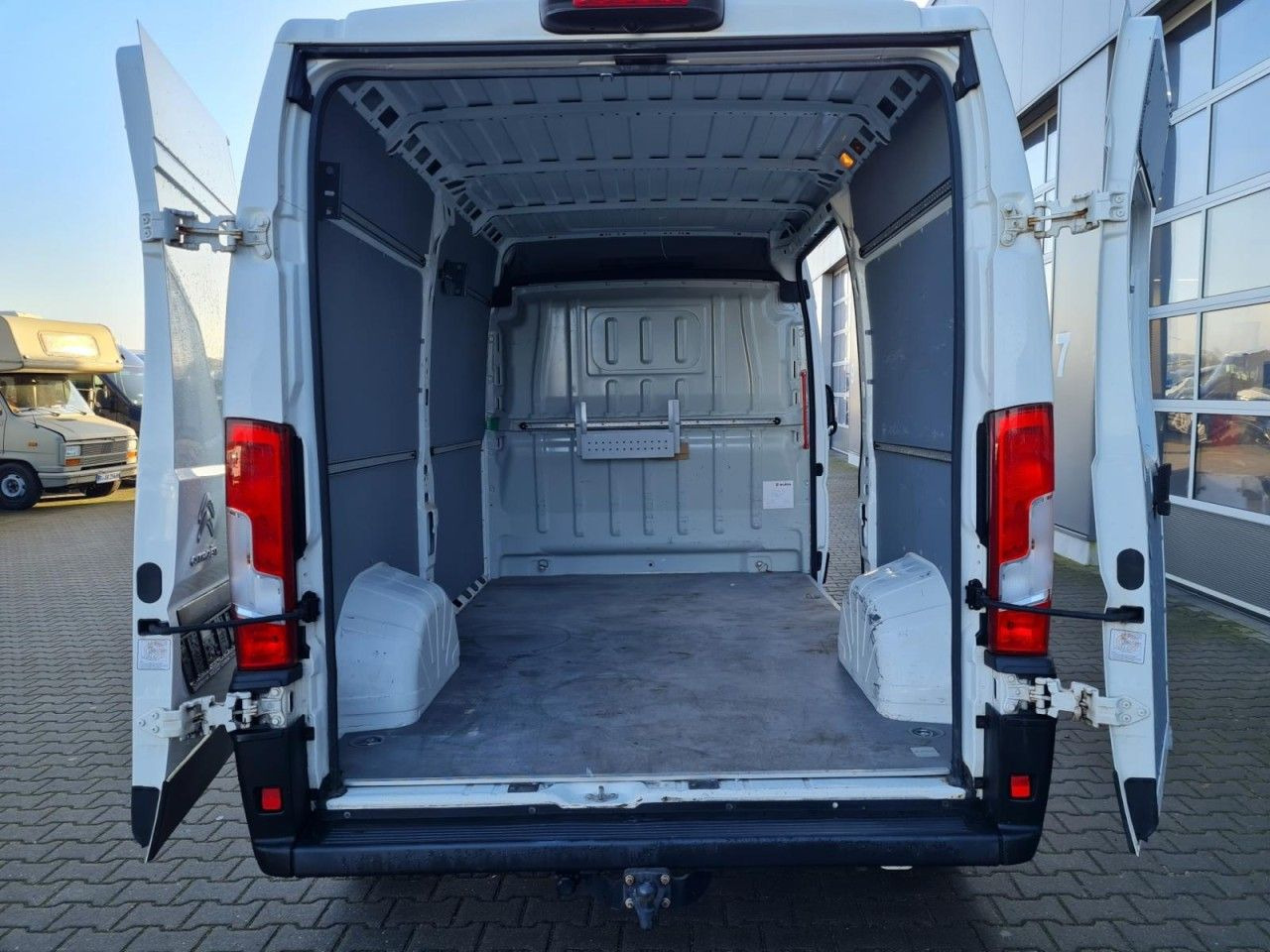 Citroën Jumper 33 Kasten L2H2 AHK KLIMA KAMERA TEMPOMAT - Furgoneta pequeña: foto 5 Citroën Jumper 33 Kasten L2H2 AHK KLIMA KAMERA TEMPOMAT - Furgoneta pequeña: foto 5