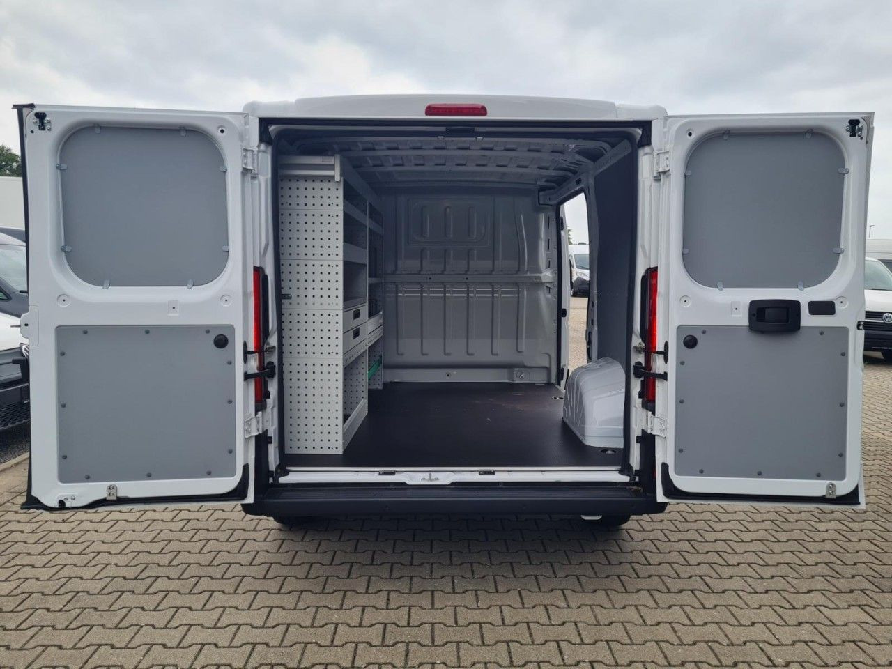 Furgoneta pequeña Fiat Ducato 30 Kasten L1H1 KLIMA PDC REGALE TEMPOMAT: foto 18