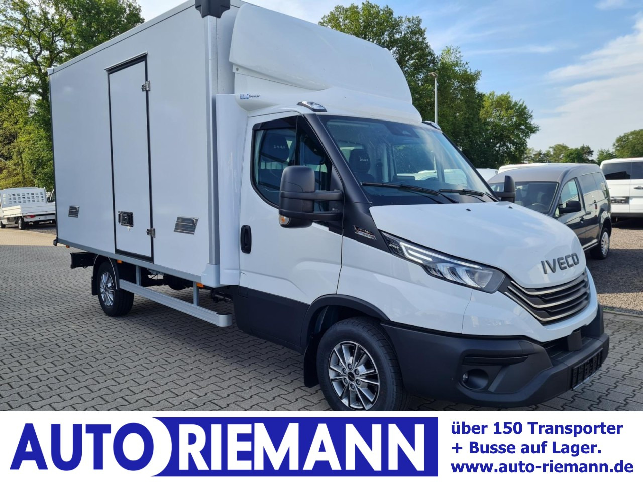 Iveco DAILY 35S18 Koffer Hi MATIC ALU KAMERA NAVI TEMPOMAT - Furgoneta caja cerrada: foto 1 Iveco DAILY 35S18 Koffer Hi MATIC ALU KAMERA NAVI TEMPOMAT - Furgoneta caja cerrada: foto 1