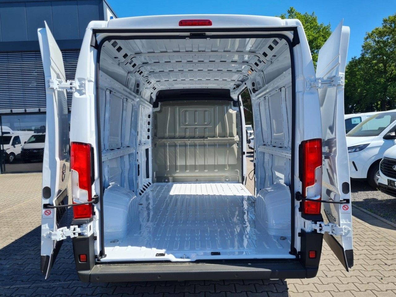 Opel Movano 35 Cargo Kasten L3H2 KLIMA KOMFORT PDC TE - Furgón: foto 5 Opel Movano 35 Cargo Kasten L3H2 KLIMA KOMFORT PDC TE - Furgón: foto 5