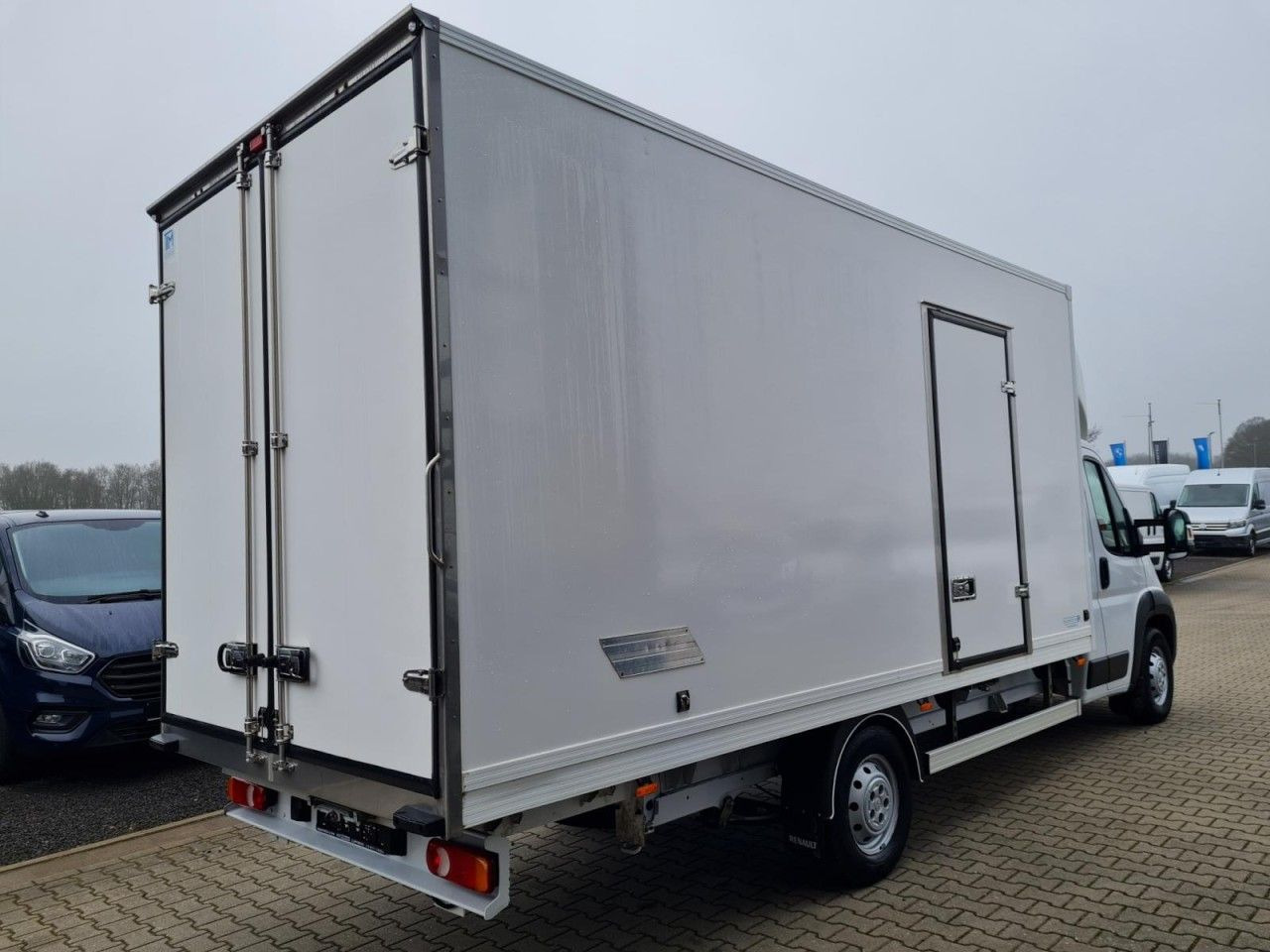 Peugeot Boxer 3.5t Koffer lang L4 ERGO KLIMA KOMFORT TEM - Furgoneta caja cerrada: foto 4 Peugeot Boxer 3.5t Koffer lang L4 ERGO KLIMA KOMFORT TEM - Furgoneta caja cerrada: foto 4