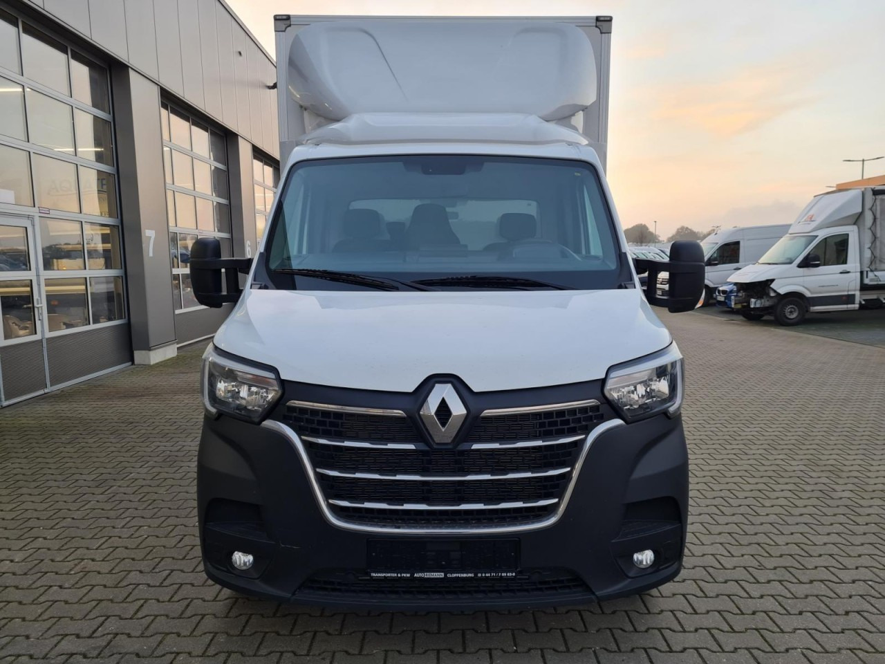 Renault Master 3.5t Möbel Koffer KLIMA LUFTFEDERUNG TEMPOMAT - Furgoneta caja cerrada: foto 2 Renault Master 3.5t Möbel Koffer KLIMA LUFTFEDERUNG TEMPOMAT - Furgoneta caja cerrada: foto 2