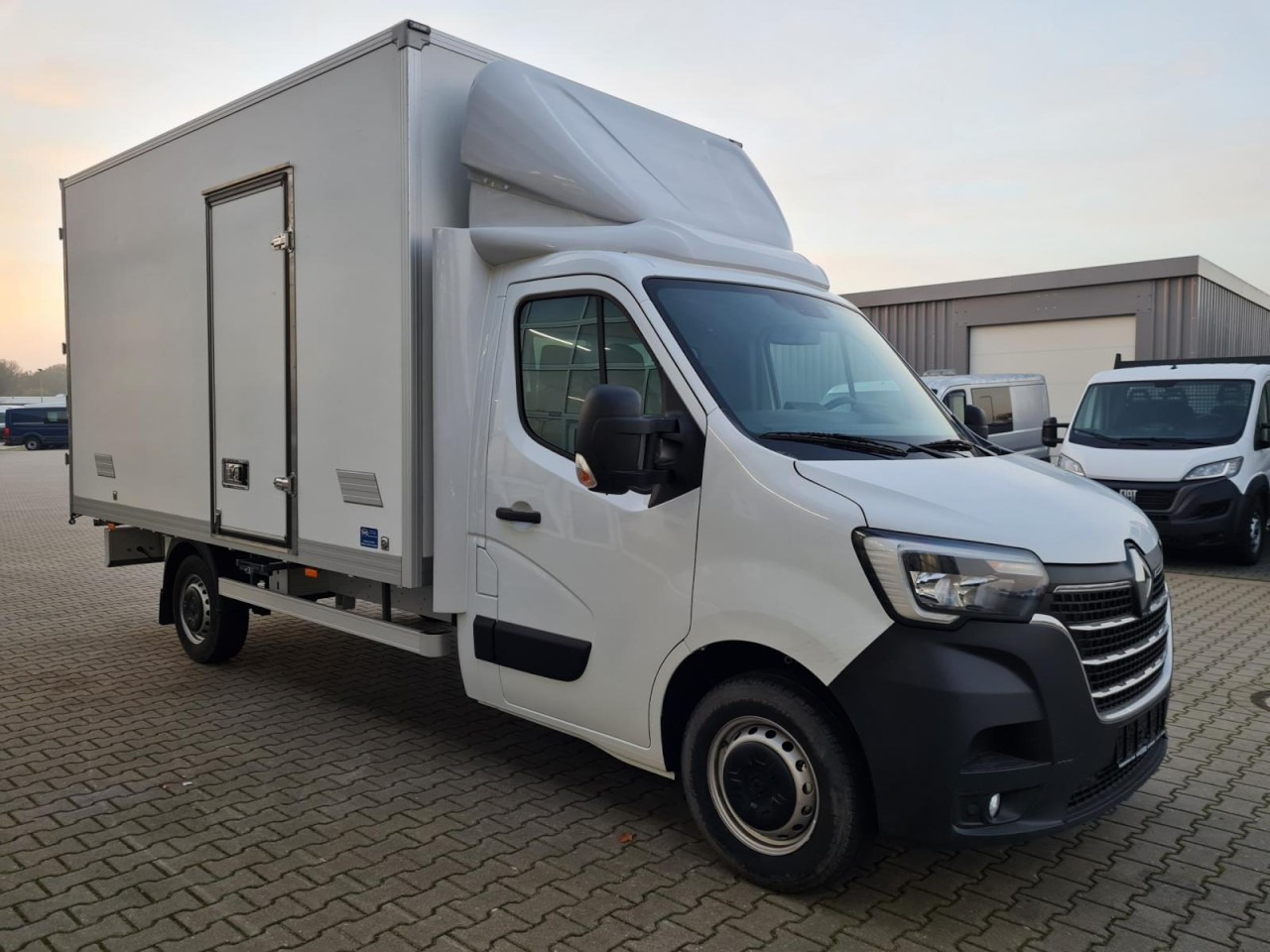 Renault Master 3.5t Möbel Koffer KLIMA LUFTFEDERUNG TEMPOMAT - Furgoneta caja cerrada: foto 3 Renault Master 3.5t Möbel Koffer KLIMA LUFTFEDERUNG TEMPOMAT - Furgoneta caja cerrada: foto 3