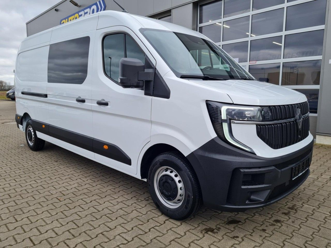 Renault Master 35 Kasten L3 Doka 7-Sitze KLIMA TEMPOMAT - Furgón, Furgoneta combi: foto 4 Renault Master 35 Kasten L3 Doka 7-Sitze KLIMA TEMPOMAT - Furgón, Furgoneta combi: foto 4
