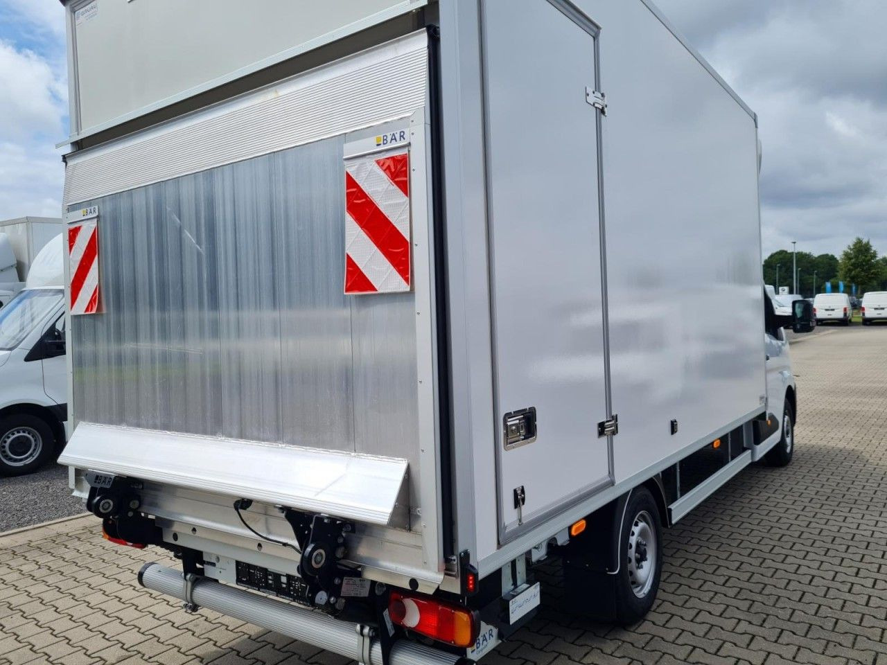 Renault Master 35 New Möbel Koffer LBW KLIMA TEMPOMAT - Furgoneta caja cerrada: foto 4 Renault Master 35 New Möbel Koffer LBW KLIMA TEMPOMAT - Furgoneta caja cerrada: foto 4