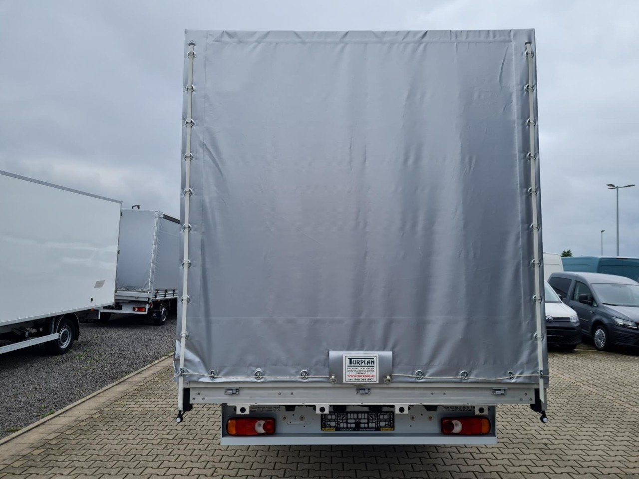 Renault Master 35 Pritsche Schiebe Plane Schlafkab 10 PAL LUFTFEDER - Furgoneta con lona: foto 5 Renault Master 35 Pritsche Schiebe Plane Schlafkab 10 PAL LUFTFEDER - Furgoneta con lona: foto 5