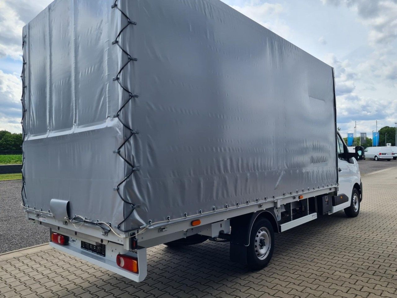 Renault Master 35 Pritsche Schiebe Plane dCi 170 10 Pal. - Furgoneta con lona: foto 5 Renault Master 35 Pritsche Schiebe Plane dCi 170 10 Pal. - Furgoneta con lona: foto 5