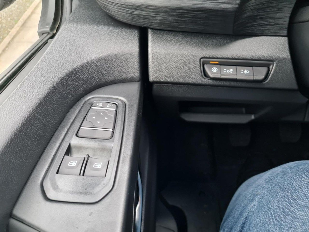 Leasing de  Renault Trafic Kombi 9-Sitze L2 Grand Equilibre KLIMA TE Renault Trafic Kombi 9-Sitze L2 Grand Equilibre KLIMA TE: foto 24