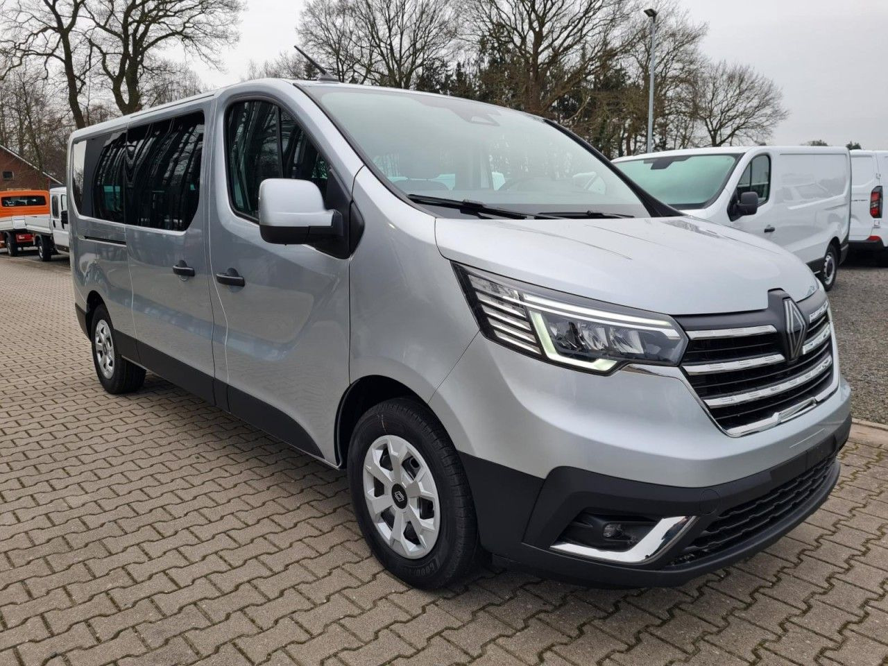 Renault Trafic Kombi 9-Sitze L2 Grand Equilibre KLIMA TE - Coche: foto 3 Renault Trafic Kombi 9-Sitze L2 Grand Equilibre KLIMA TE - Coche: foto 3
