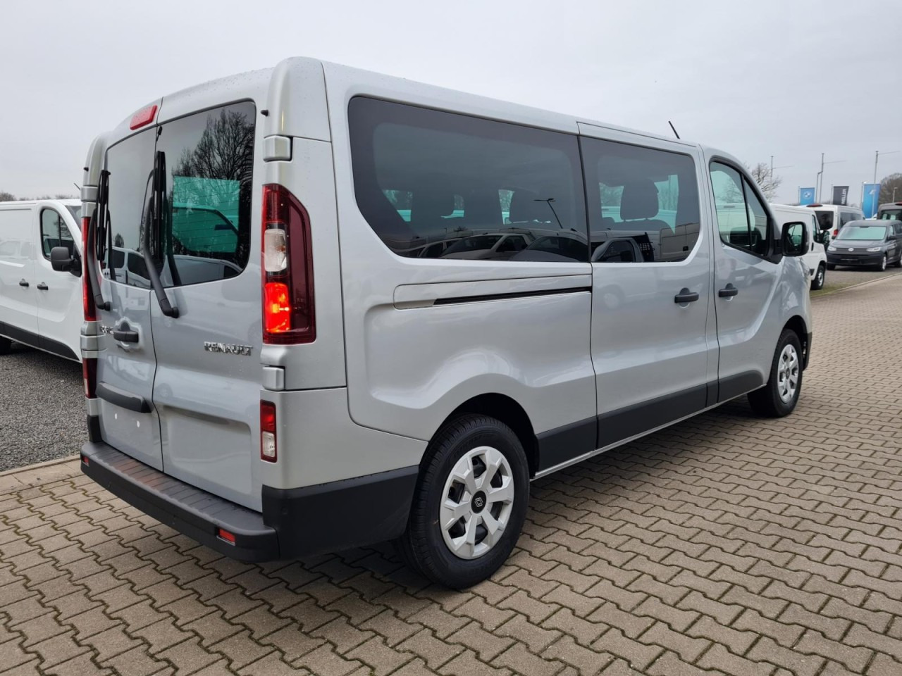 Renault Trafic Kombi 9-Sitze L2 Grand Equilibre KLIMA TEMPOMAT - Furgoneta combi: foto 4 Renault Trafic Kombi 9-Sitze L2 Grand Equilibre KLIMA TEMPOMAT - Furgoneta combi: foto 4