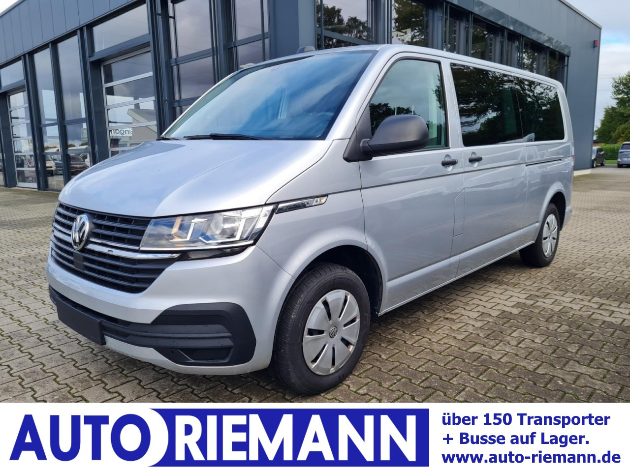 VW Volkswagen T6.1 Caravelle TDI lang 9 Sitzer 2 Schiebetüren Trendl. - Minibús, Furgoneta de pasajeros: foto 1 VW Volkswagen T6.1 Caravelle TDI lang 9 Sitzer 2 Schiebetüren Trendl. - Minibús, Furgoneta de pasajeros: foto 1