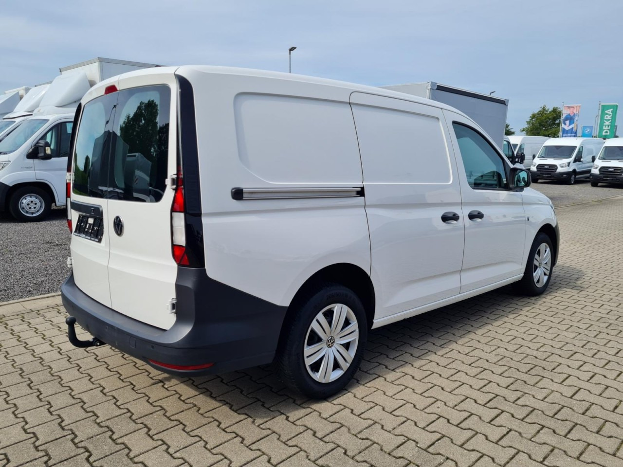 Volkswagen Caddy Cargo Kasten Maxi AHK KLIMA KAMERA PDC FLÜGEL - Furgoneta pequeña: foto 5 Volkswagen Caddy Cargo Kasten Maxi AHK KLIMA KAMERA PDC FLÜGEL - Furgoneta pequeña: foto 5
