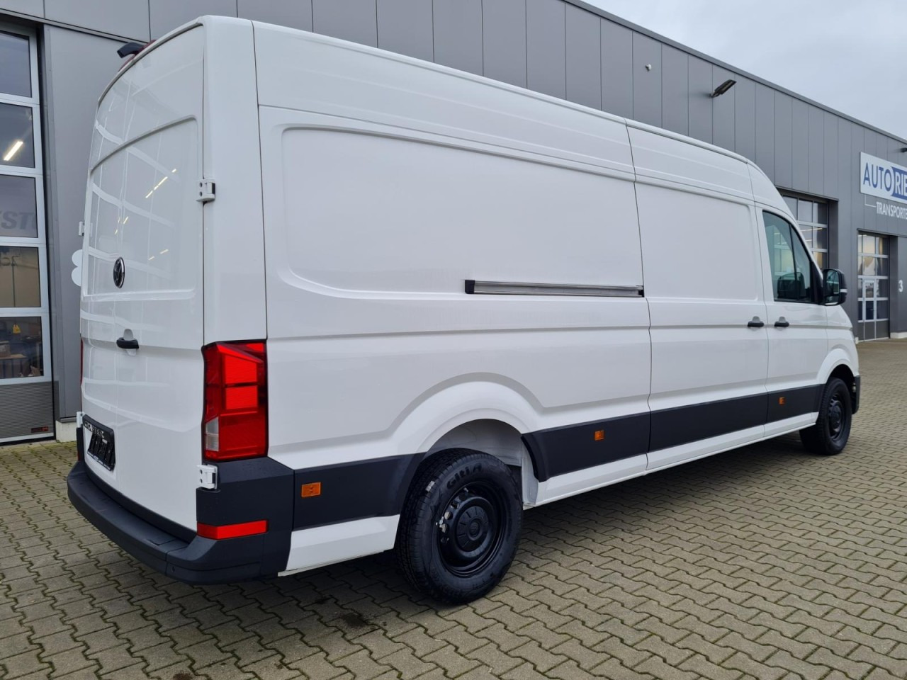 Volkswagen Crafter 35 Kasten Maxi L4H3 AG ERGO LED TEMPOMAT - Furgón: foto 3 Volkswagen Crafter 35 Kasten Maxi L4H3 AG ERGO LED TEMPOMAT - Furgón: foto 3