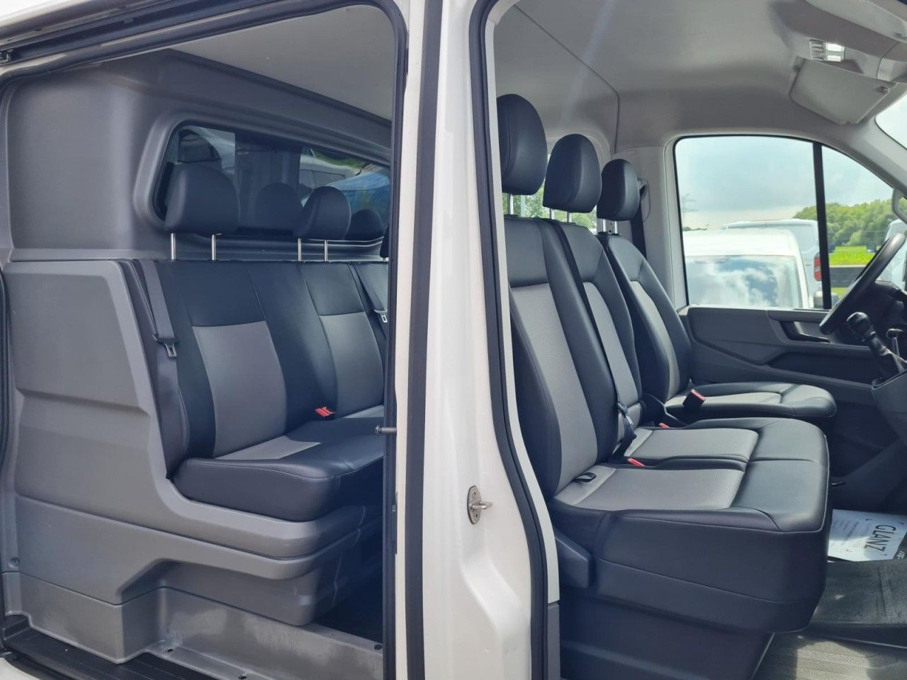 Volkswagen Crafter 35 Kasten Plus Doka mixto TDI L2H2 AHK - Furgón, Furgoneta combi: foto 4 Volkswagen Crafter 35 Kasten Plus Doka mixto TDI L2H2 AHK - Furgón, Furgoneta combi: foto 4