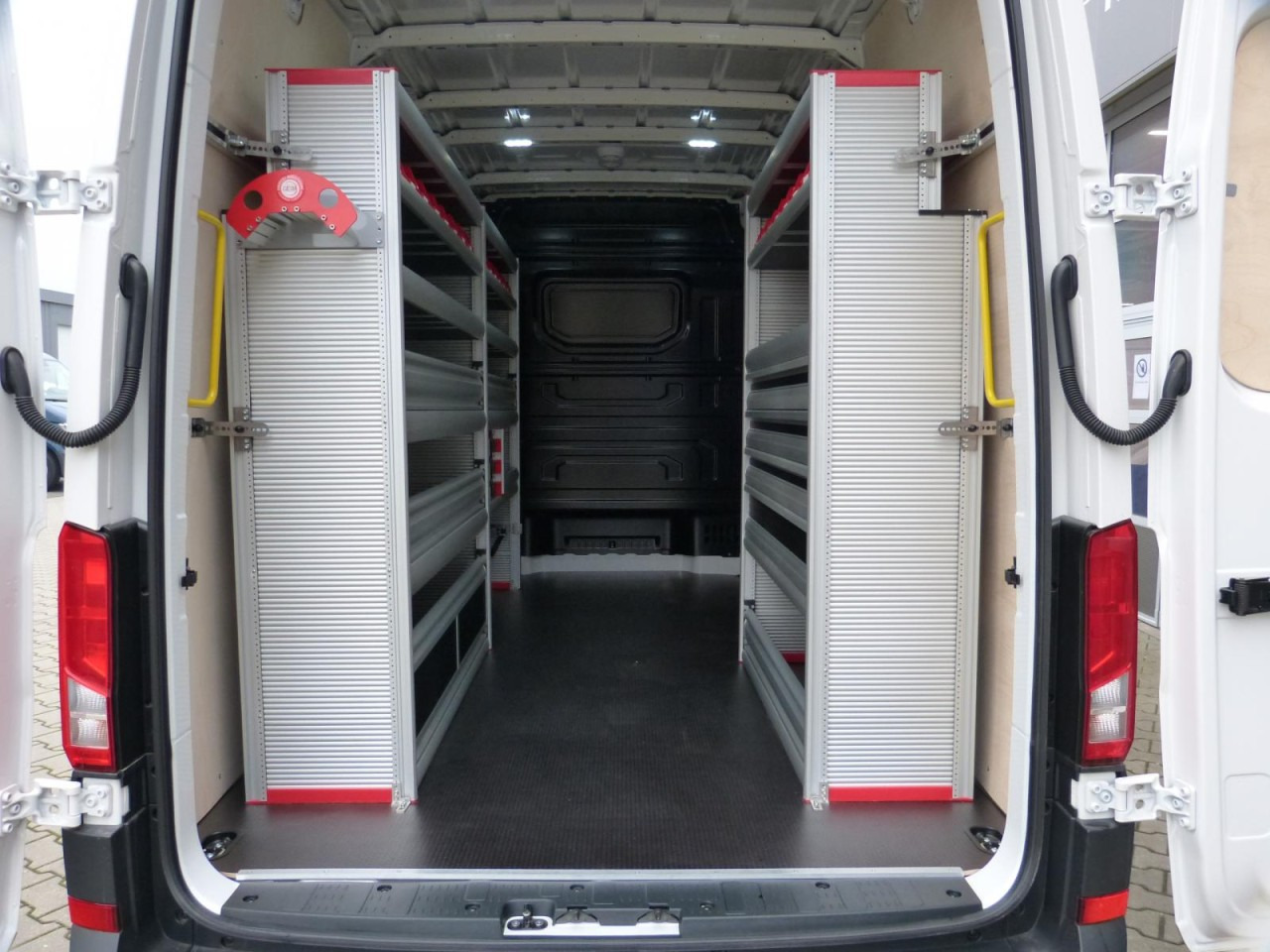 Volkswagen Crafter 35 Kasten TDI MR PDC WERKSTATTEINRICHTUNG - Furgón: foto 5 Volkswagen Crafter 35 Kasten TDI MR PDC WERKSTATTEINRICHTUNG - Furgón: foto 5