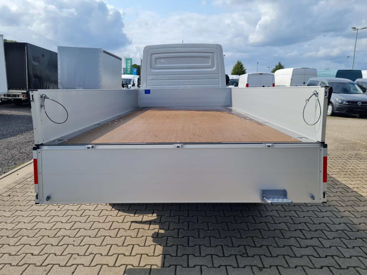 Volkswagen Crafter 35 Pritsche TDi L4 lang KLIMA TEMPOMAT - Furgoneta caja abierta: foto 5 Volkswagen Crafter 35 Pritsche TDi L4 lang KLIMA TEMPOMAT - Furgoneta caja abierta: foto 5