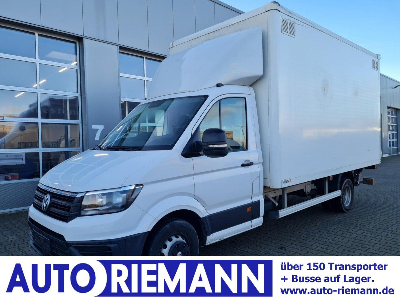 Volkswagen Crafter 50 Koffer hoch 2.0 TDI LBW KLIMA KAMERA - Furgoneta caja cerrada: foto 1 Volkswagen Crafter 50 Koffer hoch 2.0 TDI LBW KLIMA KAMERA - Furgoneta caja cerrada: foto 1