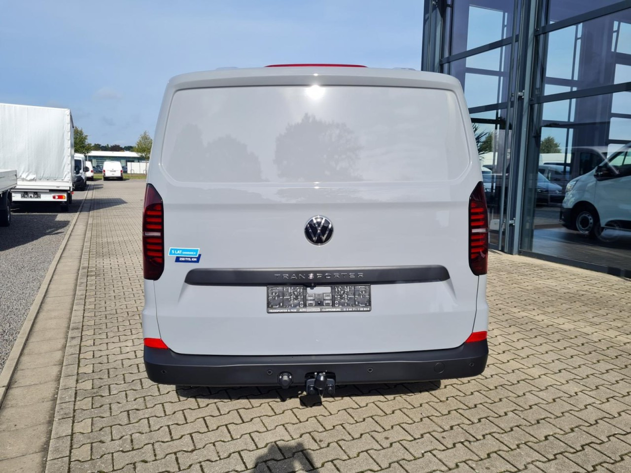 Volkswagen T7 Transporter Kasten TDi AG L2 AHK KLIMA KAMERA LED - Furgoneta pequeña: foto 5 Volkswagen T7 Transporter Kasten TDi AG L2 AHK KLIMA KAMERA LED - Furgoneta pequeña: foto 5