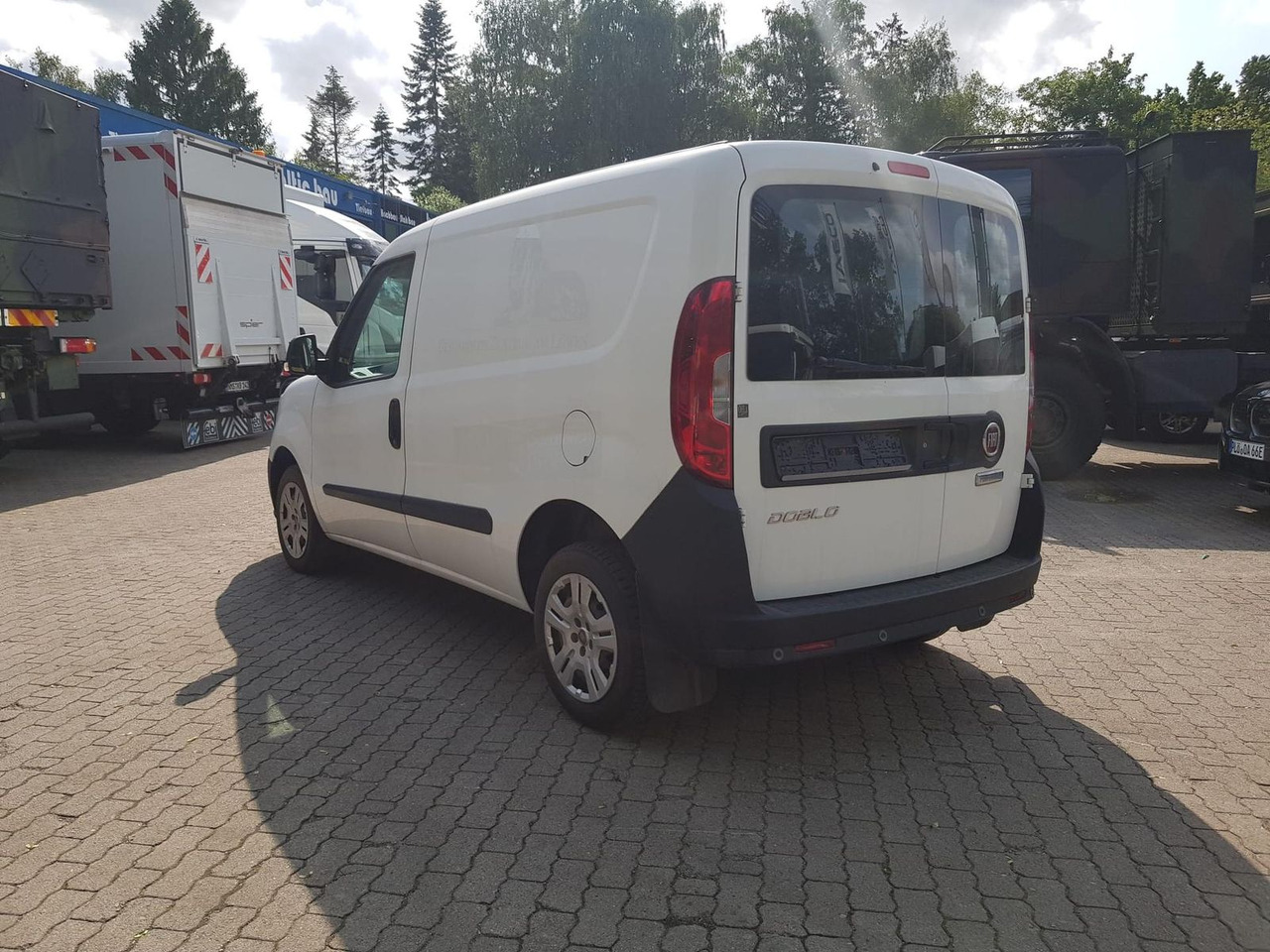 Fiat Doblo Kastenwagen SX 1.3 Klima, Radio mit Nav... - Furgoneta de pasajeros: foto 3 Fiat Doblo Kastenwagen SX 1.3 Klima, Radio mit Nav... - Furgoneta de pasajeros: foto 3