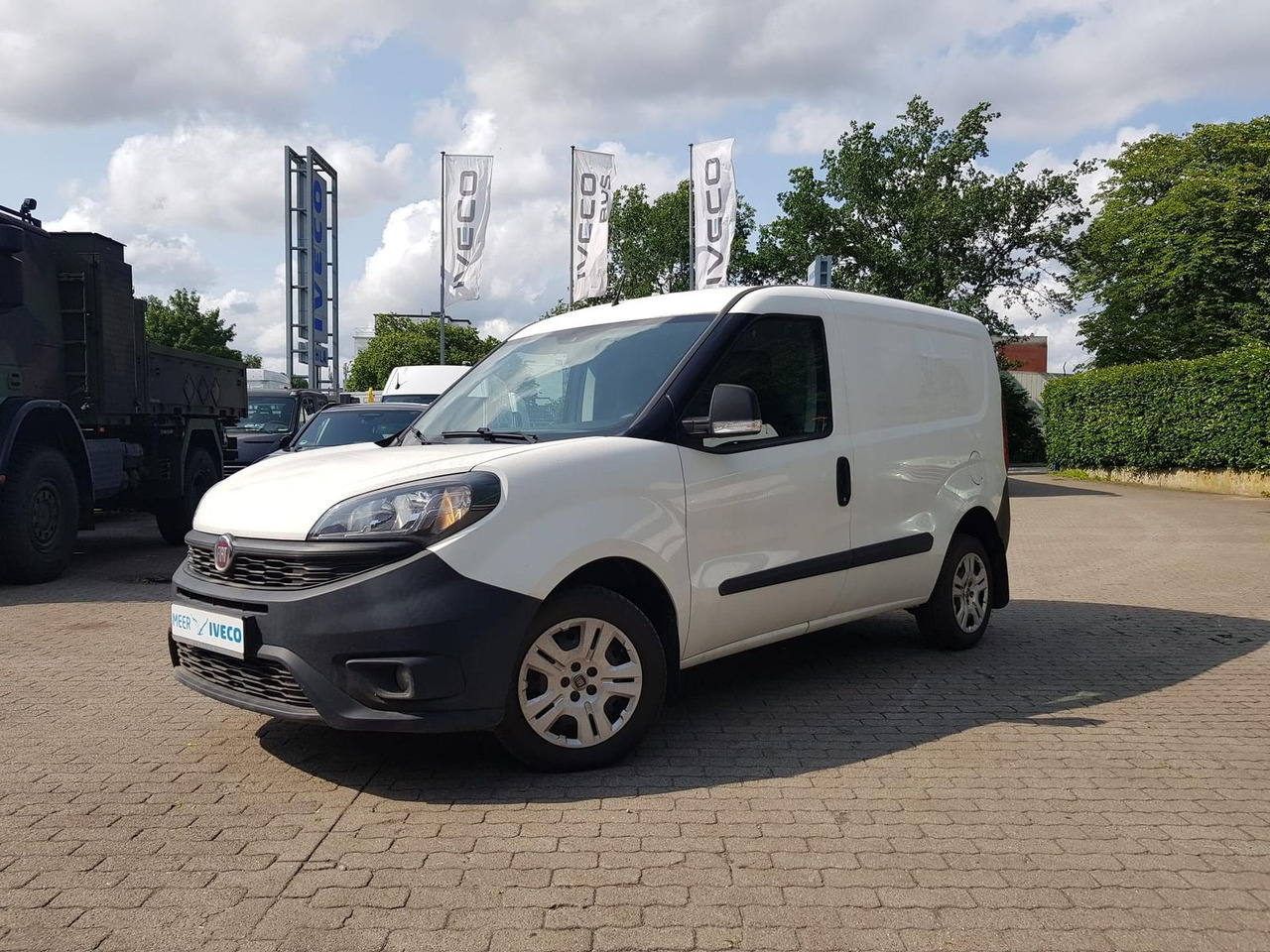 Fiat Doblo Kastenwagen SX 1.3 Klima, Radio mit Nav... - Furgoneta de pasajeros: foto 1 Fiat Doblo Kastenwagen SX 1.3 Klima, Radio mit Nav... - Furgoneta de pasajeros: foto 1