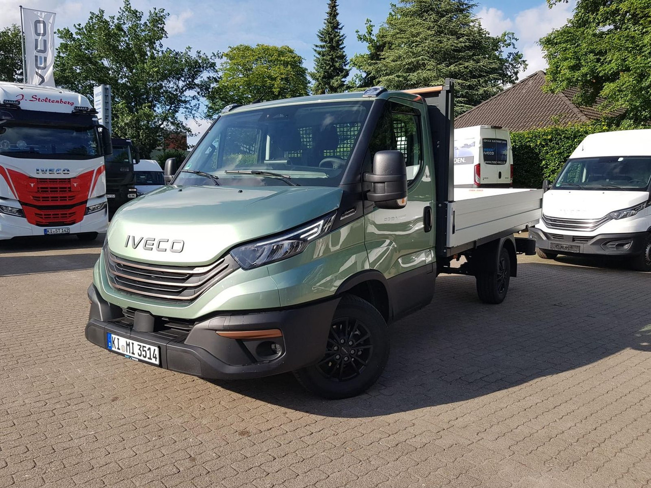 Iveco Daily 35S14HA8  Pritsche AHK 100 kW (136 PS),... - Furgoneta caja abierta: foto 1 Iveco Daily 35S14HA8  Pritsche AHK 100 kW (136 PS),... - Furgoneta caja abierta: foto 1
