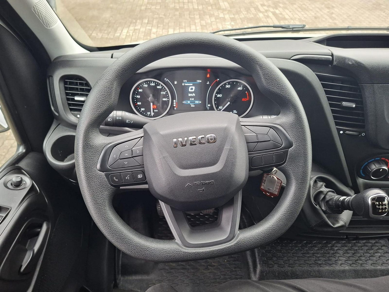 Leasing de  Iveco Daily 35S16V 3520L Klima, Radio Iveco Daily 35S16V 3520L Klima, Radio: foto 11