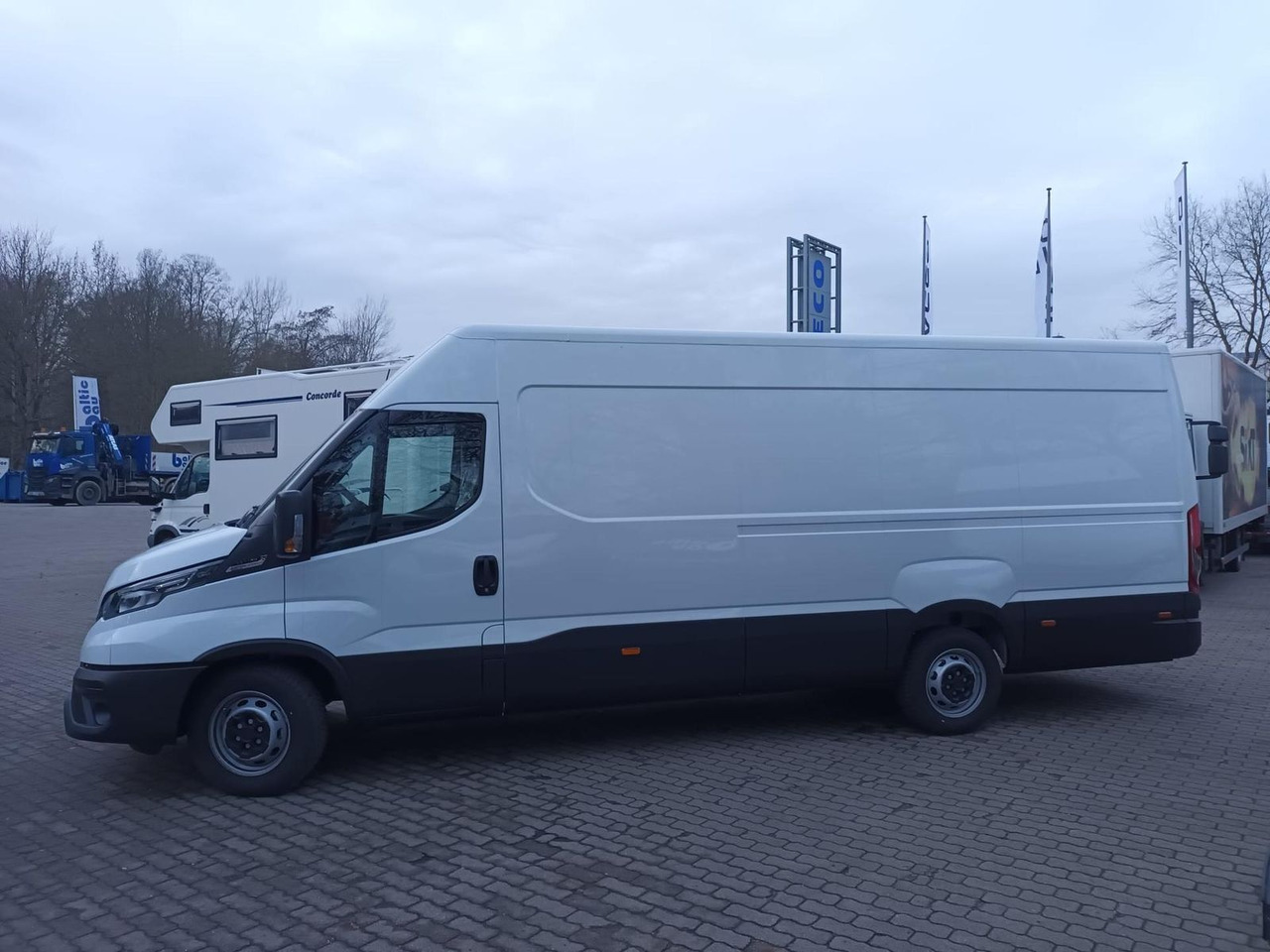 Iveco Daily 35S18HA8V 4100 KLIMA*AHK*RÜCKFAHRKAMERA... - Furgón: foto 2 Iveco Daily 35S18HA8V 4100 KLIMA*AHK*RÜCKFAHRKAMERA... - Furgón: foto 2