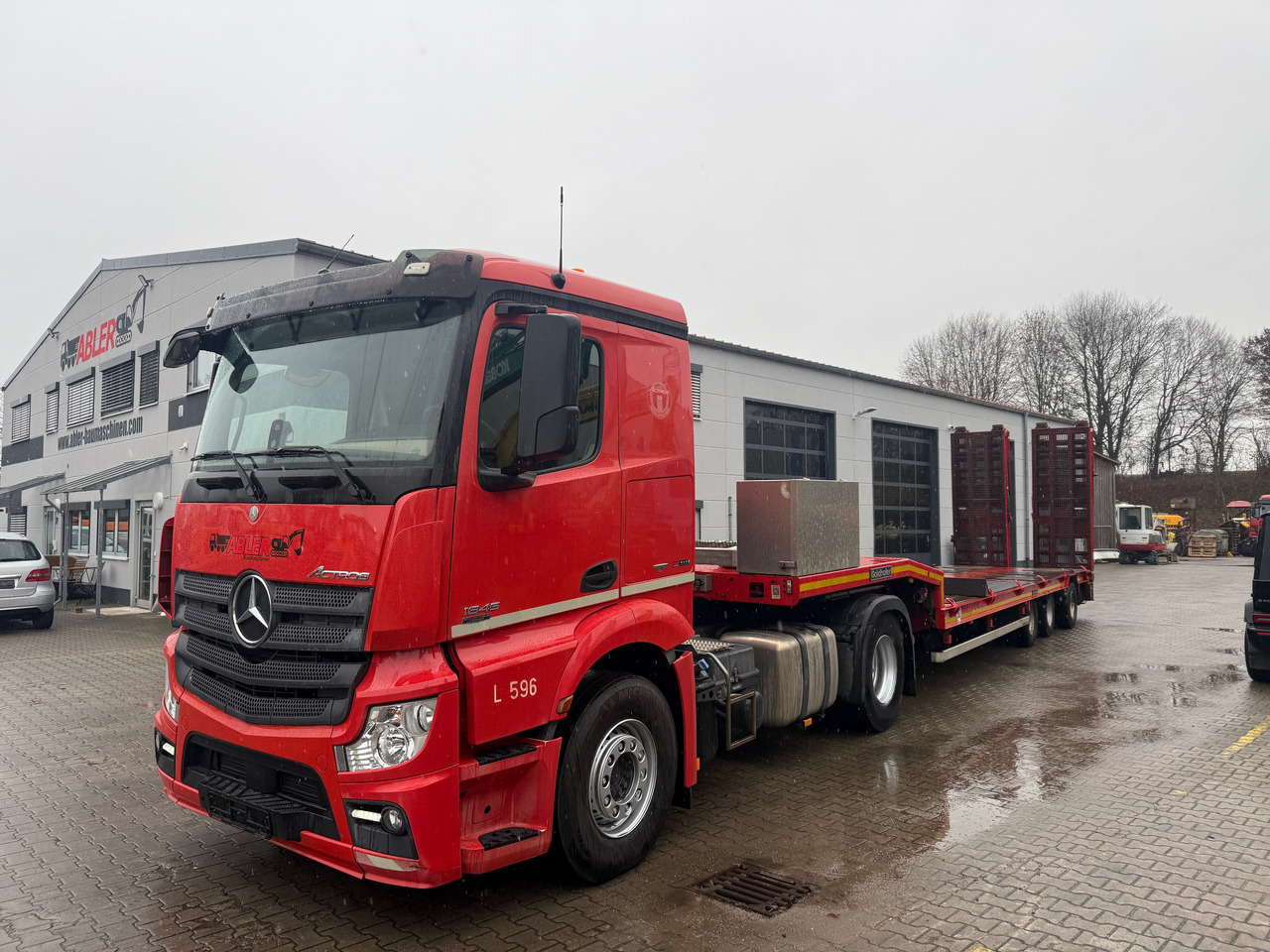 Mercedes-Benz 1845 Actros SZM mit Goldhofer Tieflader Auflieger - Cabeza tractora, Semirremolque góndola rebajadas: foto 2 Mercedes-Benz 1845 Actros SZM mit Goldhofer Tieflader Auflieger - Cabeza tractora, Semirremolque góndola rebajadas: foto 2